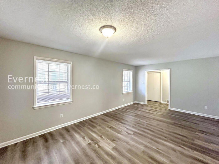 Building Photo - 3500 Panbrook Cove