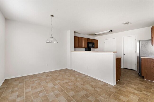 Building Photo - 143 Black Forest Rd