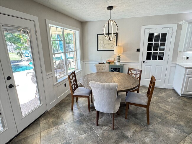 Building Photo - 16003 Escher Rd