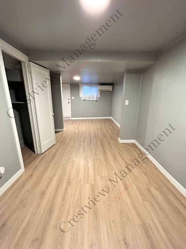Building Photo - 1168 E 800 S