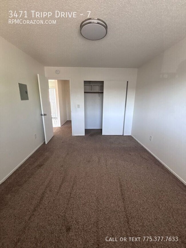 Building Photo - 3471 Tripp Dr