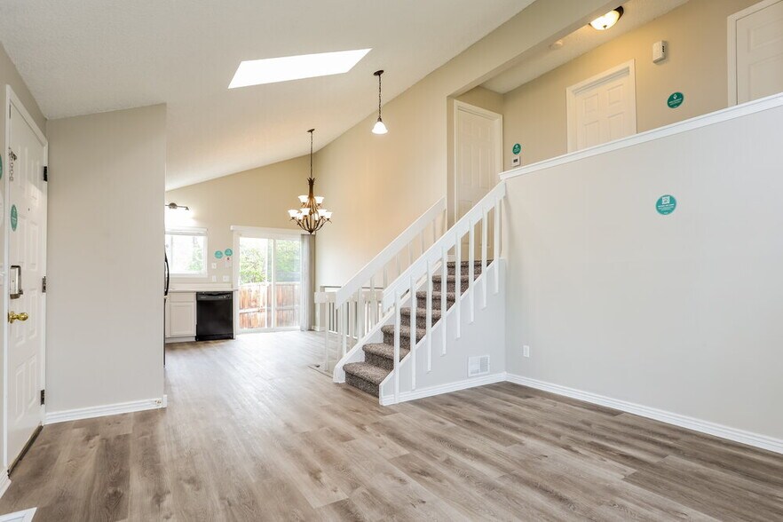 Building Photo - 715 Stowe St