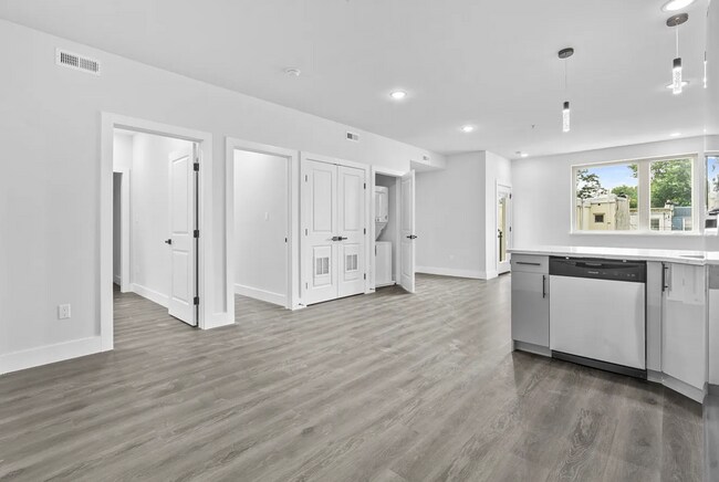 Building Photo - 1108 W Dauphin St
