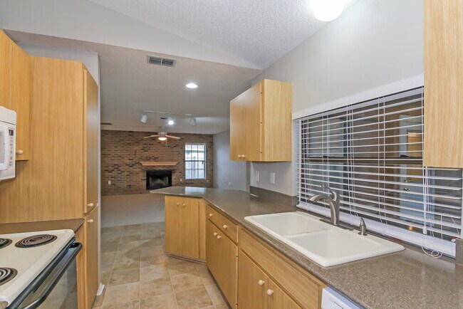 Building Photo - 3116 50th Ave Dr E