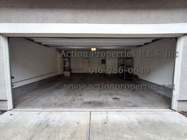 Building Photo - 2308 Las Palomas Loop
