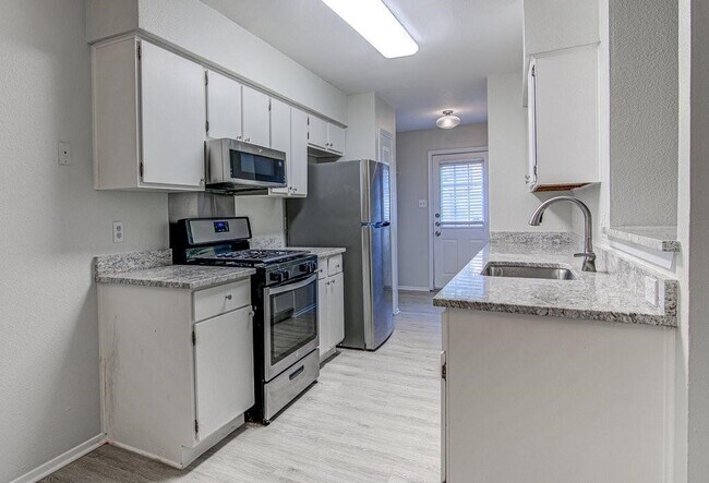 Building Photo - 12302 Deer Falls Dr