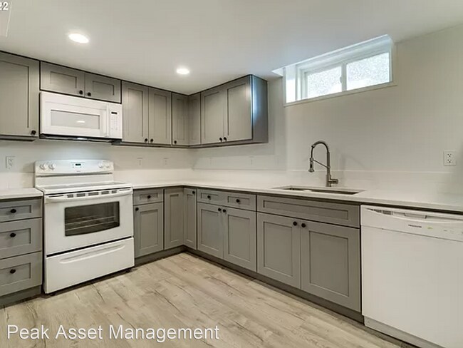 Building Photo - 4 br, 2 bath House - 7740 SE Flavel St