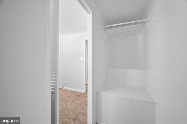 Building Photo - 817 5th St