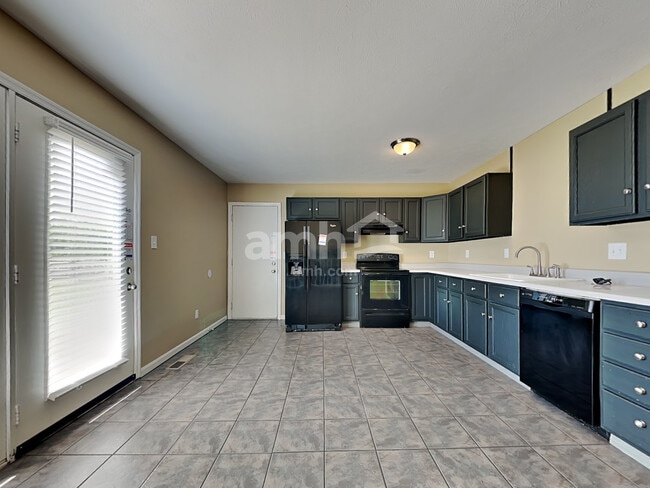 Building Photo - 6401 Sharps Ridge Ct