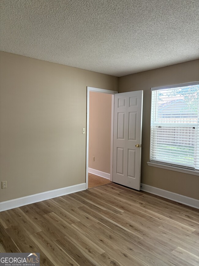 Building Photo - 110 Millers Trace Dr