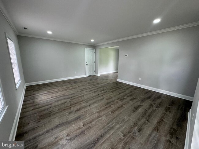 Building Photo - 40 Tinsel Rd