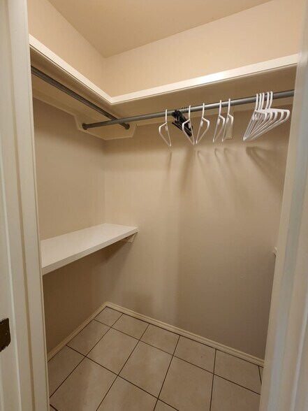 Building Photo - 3810 W Sarah Evans