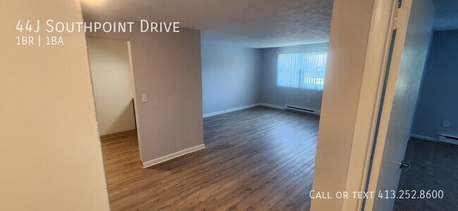 Building Photo - 44 Southpoint Dr