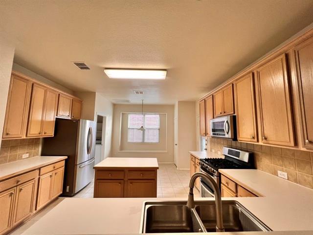 Building Photo - 949 Green Pond Dr