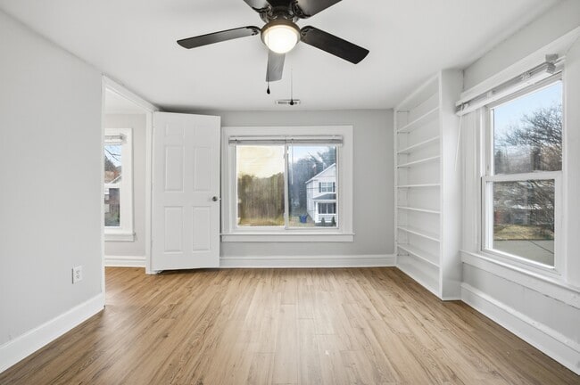 Building Photo - 829 22nd St