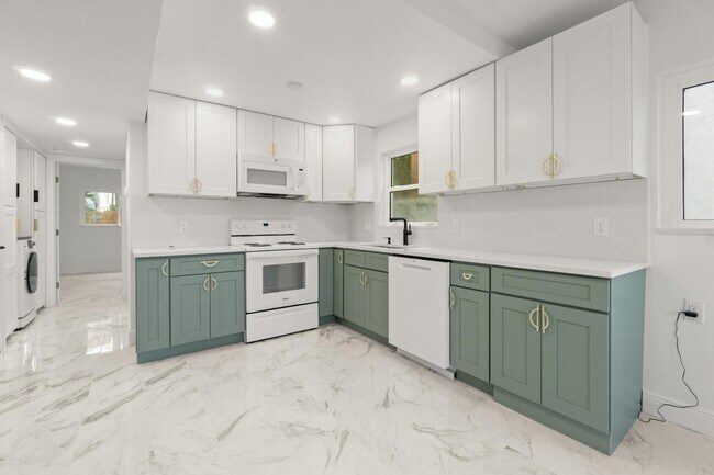 Building Photo - 3675 Gulf Blvd