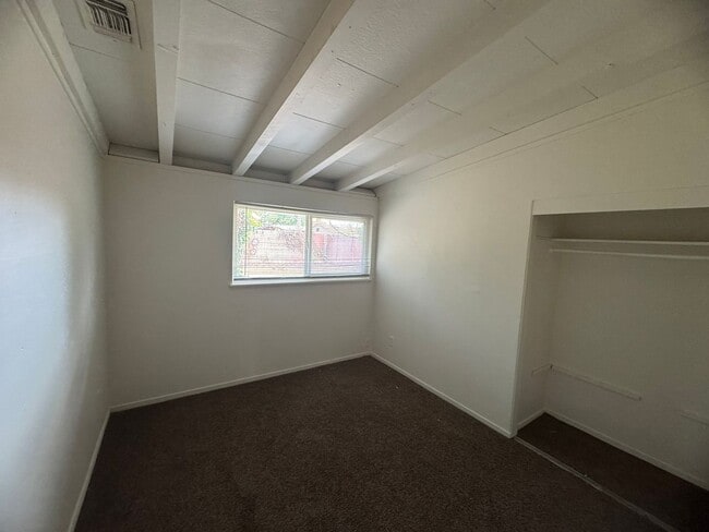 Building Photo - Spacious 4 Bedroom Home in West Sac