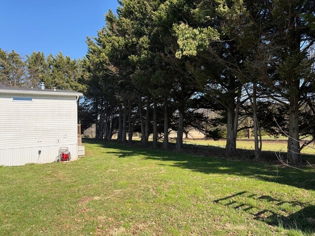 Building Photo - 5774 Glatfelters Station Rd