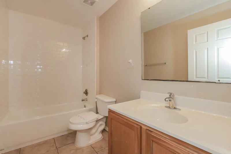 Building Photo - 692 Sunway Ln