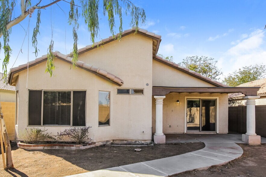 Building Photo - 3621 S 73rd Dr