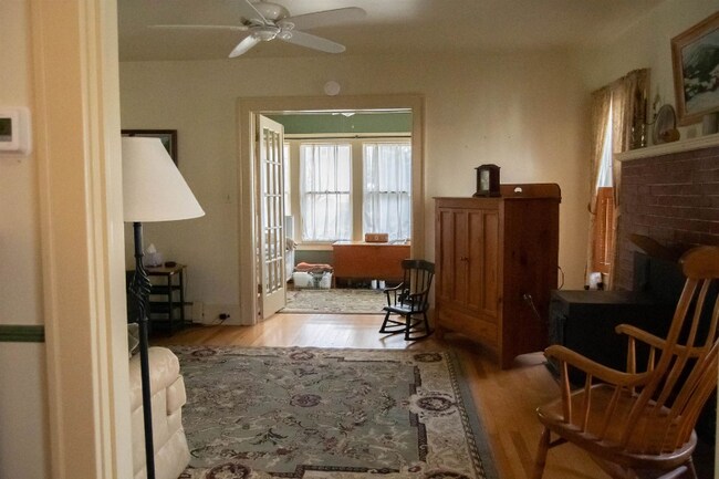 Building Photo - 10 Wallace Aveune