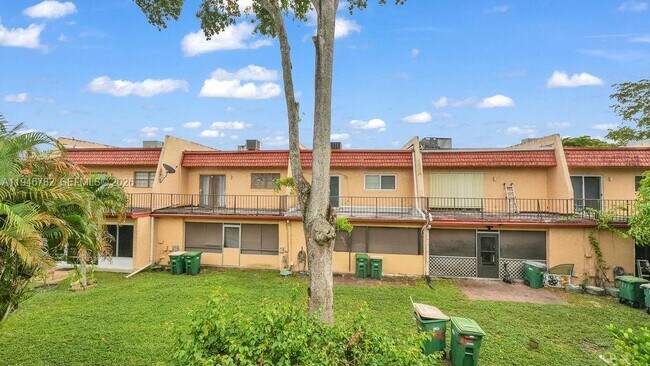 Building Photo - 6 Spinning Wheel Ln