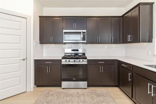 Building Photo - 105 New Hvn St