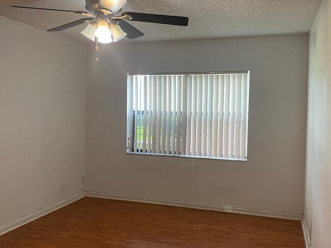 Building Photo - 8290 Lake Dr