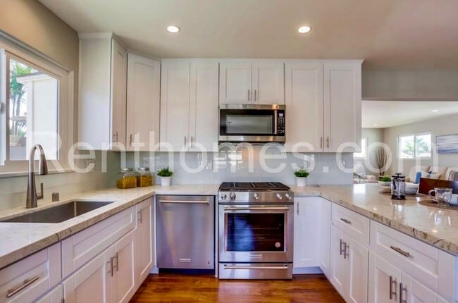 Building Photo - Bay Ho, 3225 Jappa Ave, Rmdled, 15 Solar P...