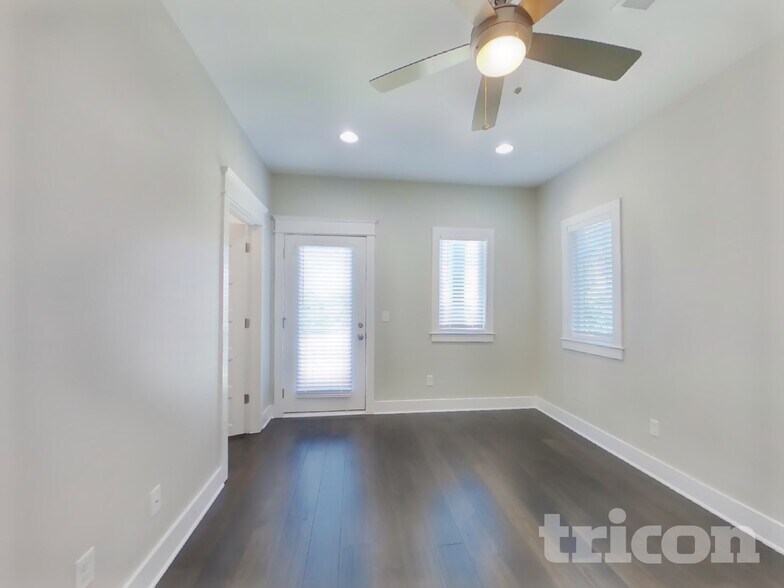 Building Photo - 1248 Hillwood Private Cove