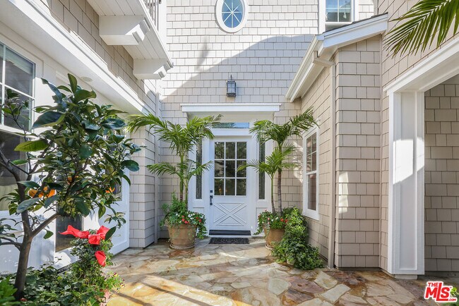 Building Photo - 7391 W Coastal View Dr