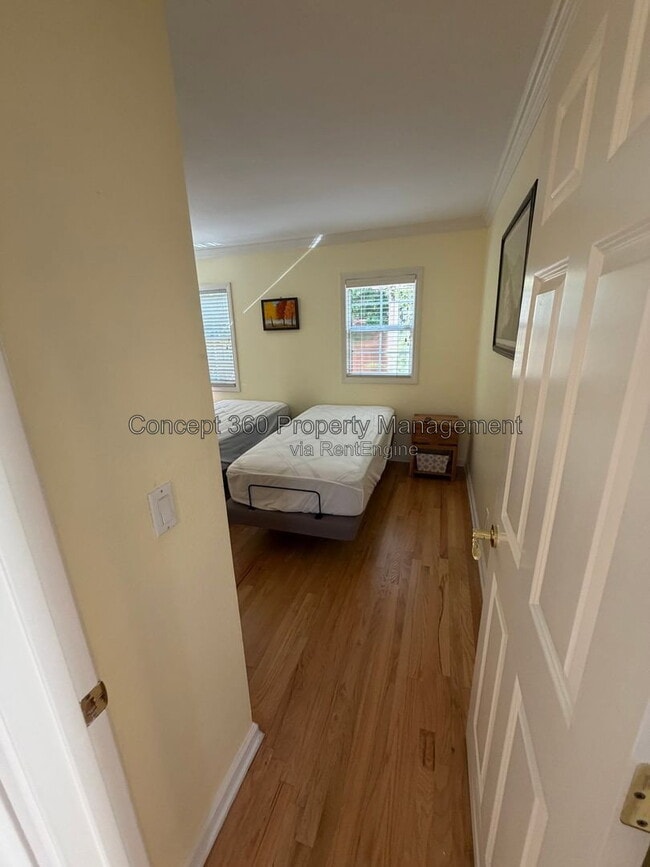 Building Photo - 237 Novara Dr