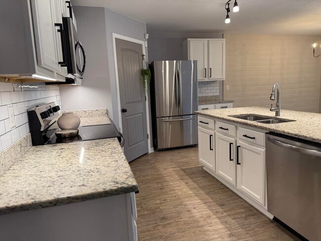 Building Photo - 351 Merlin Ct