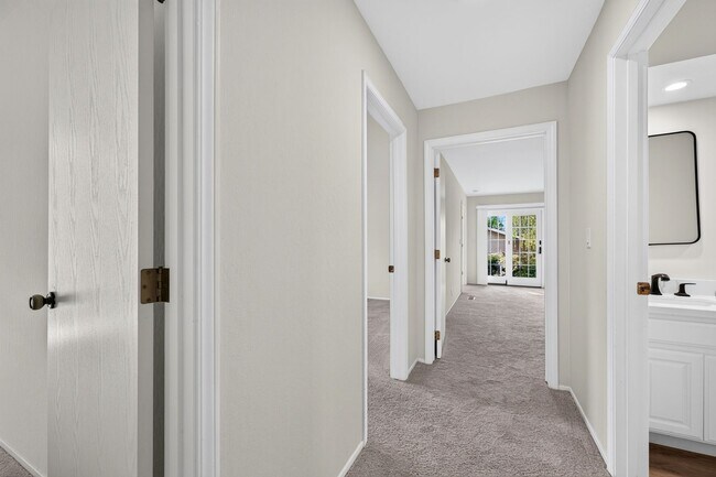 Building Photo - 1837 Lackland Dr
