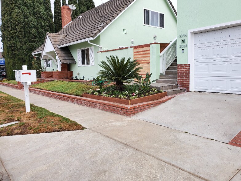 Building Photo - 3004 Kelton Ave