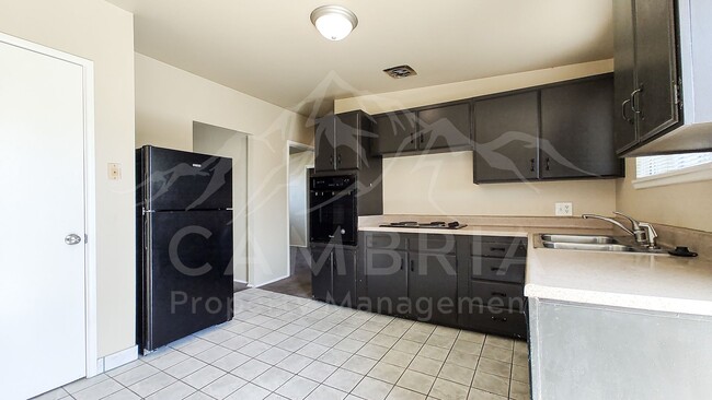 Building Photo - Vintage, Taylorsville 3 bedroom home room ...