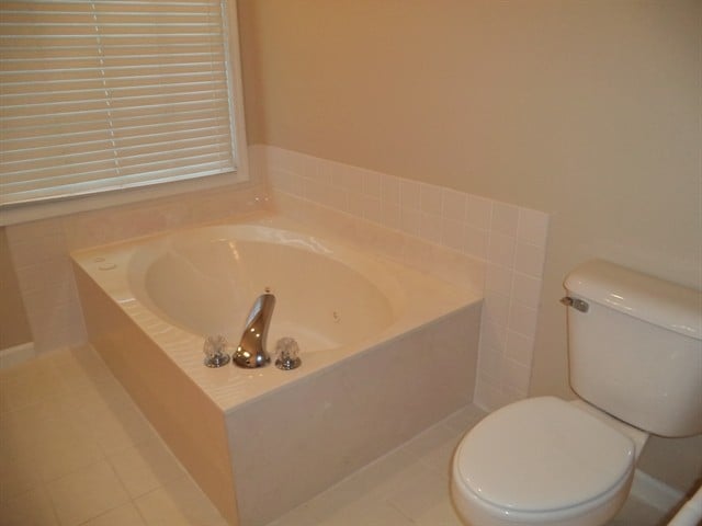 Building Photo - 1517 Autumn Ridge Dr