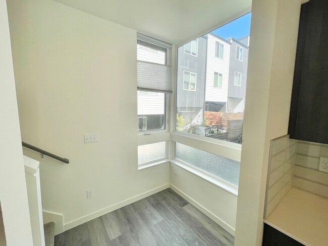 Building Photo - 4 Star Green Built 2-Bedroom, 2-Bath Townhome