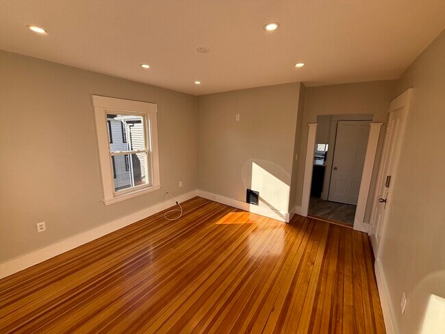 Building Photo - 240 Nahatan St