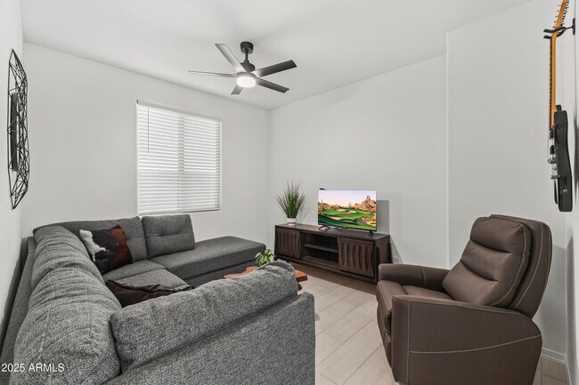 Building Photo - 5419 W Las Palmaritas Dr