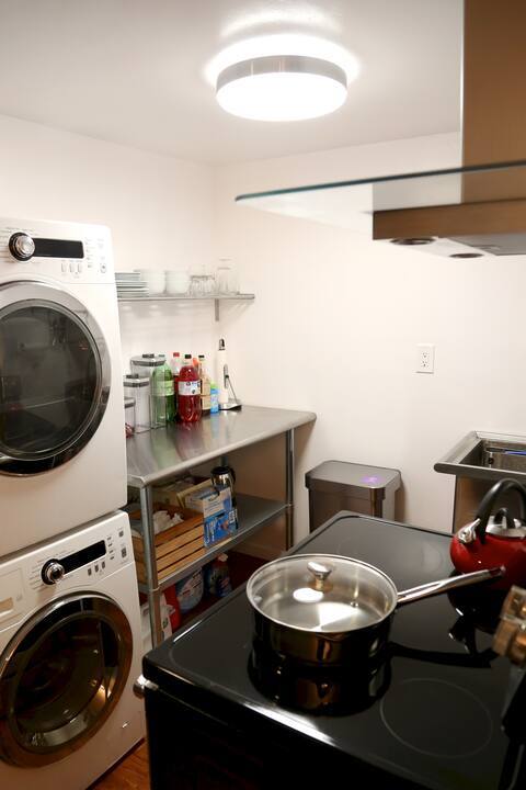 Building Photo - 542A Willoughby Ave