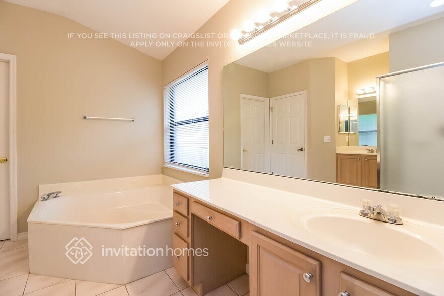 Building Photo - 1011 Surge Ct