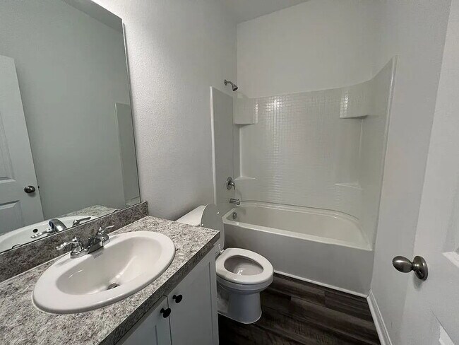 Building Photo - "Charming 3-Bed, 2-Bath Oasis in Zephyrhills – Your Perfect Retreat Awaits!"