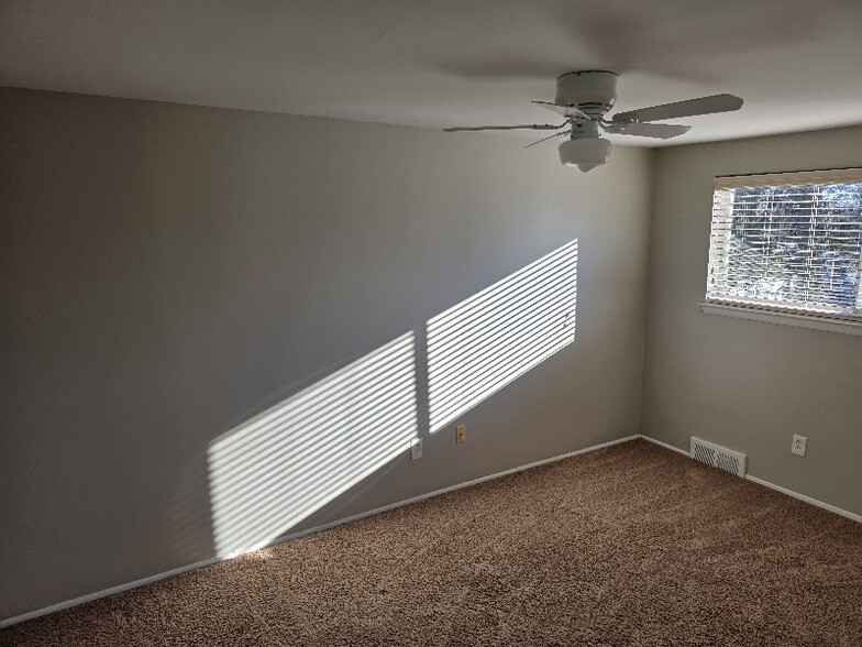 Building Photo - 31659 Perth St