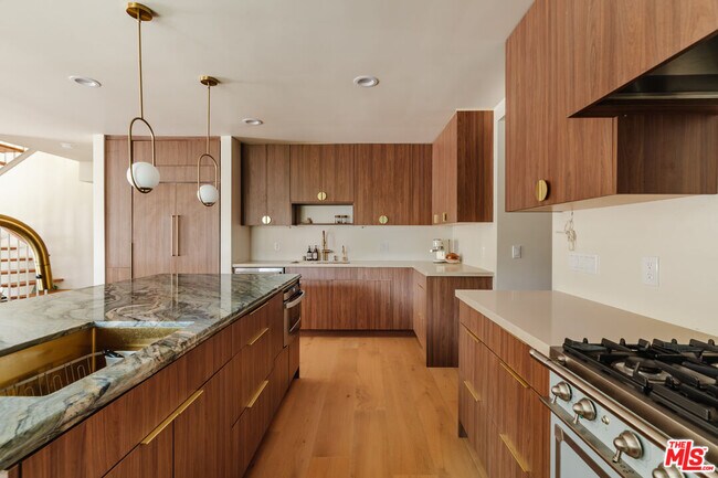 Building Photo - 12220 Benmore Terrace