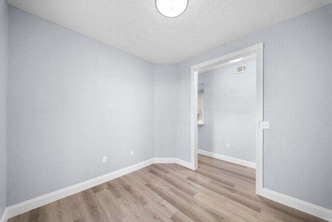 Building Photo - 11511 Villa Grand