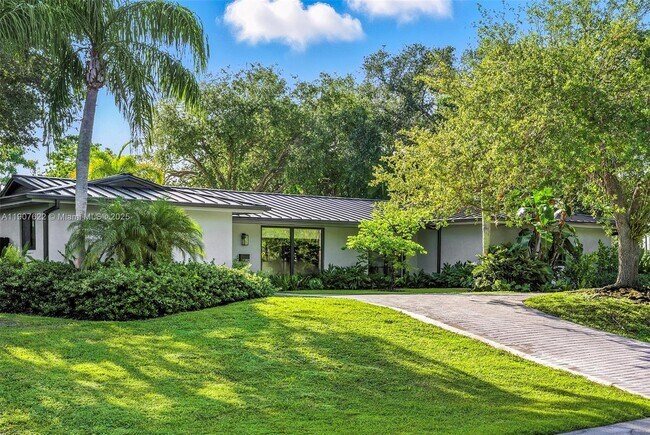 Building Photo - 15121 SW 69th Ct