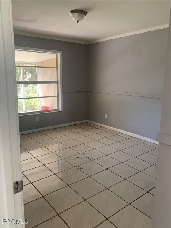 Building Photo - 650 Creuset Ave S