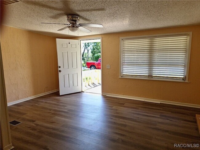 Building Photo - 6315 N Shorewood Dr