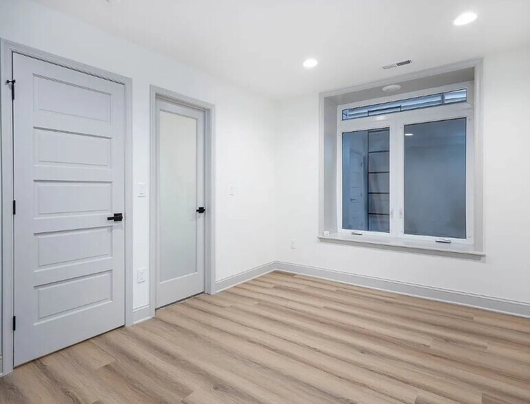 Building Photo - 2227 N 33rd St